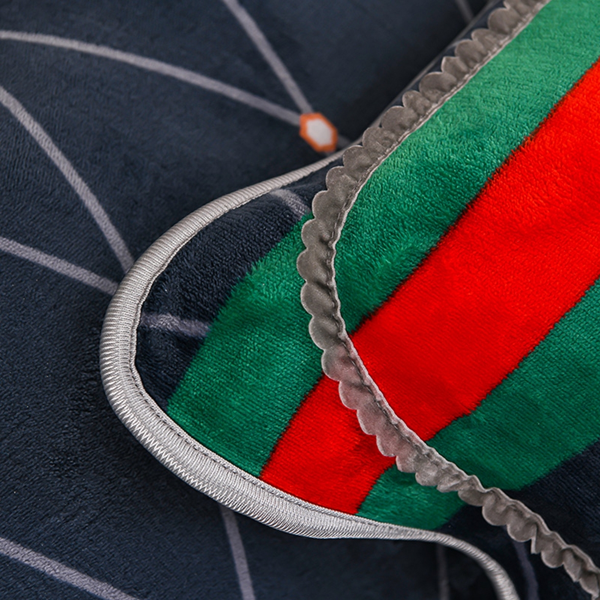 91家纺网 家纺一手货源 找家纺 梦宴 2025新款冬季牛奶绒加厚保暖床裙款法兰绒珊瑚绒四件套床上用品 蜜巢