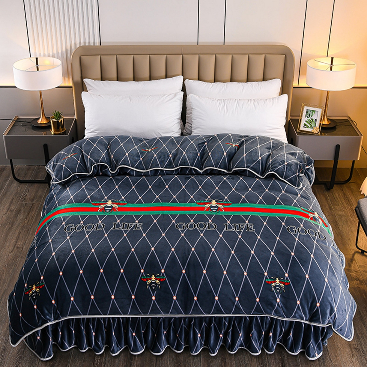 91家纺网 家纺一手货源 找家纺 梦宴 2025新款冬季牛奶绒加厚保暖床裙款法兰绒珊瑚绒四件套床上用品 蜜巢