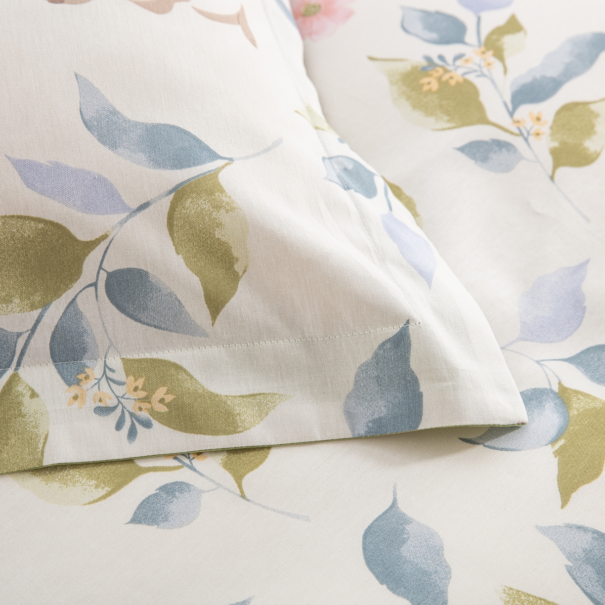 91家纺网 家纺一手货源 找家纺 鲁爱家纺供货 全棉斜纹印花四件套 小兔子