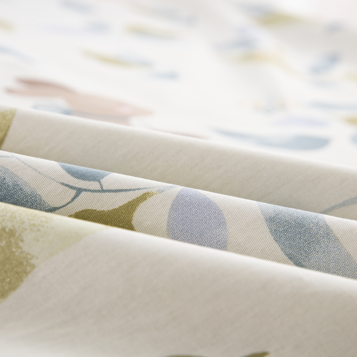 91家纺网 家纺一手货源 找家纺 鲁爱家纺供货 全棉斜纹印花四件套 小兔子