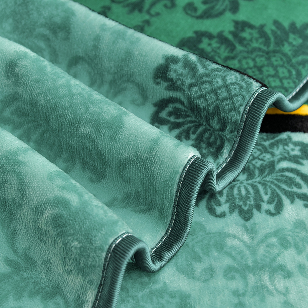 91家纺网 家纺一手货源 找家纺 梦宴 2025新款冬季牛奶绒加厚保暖床裙款法兰绒珊瑚绒四件套床上用品 欧式情怀