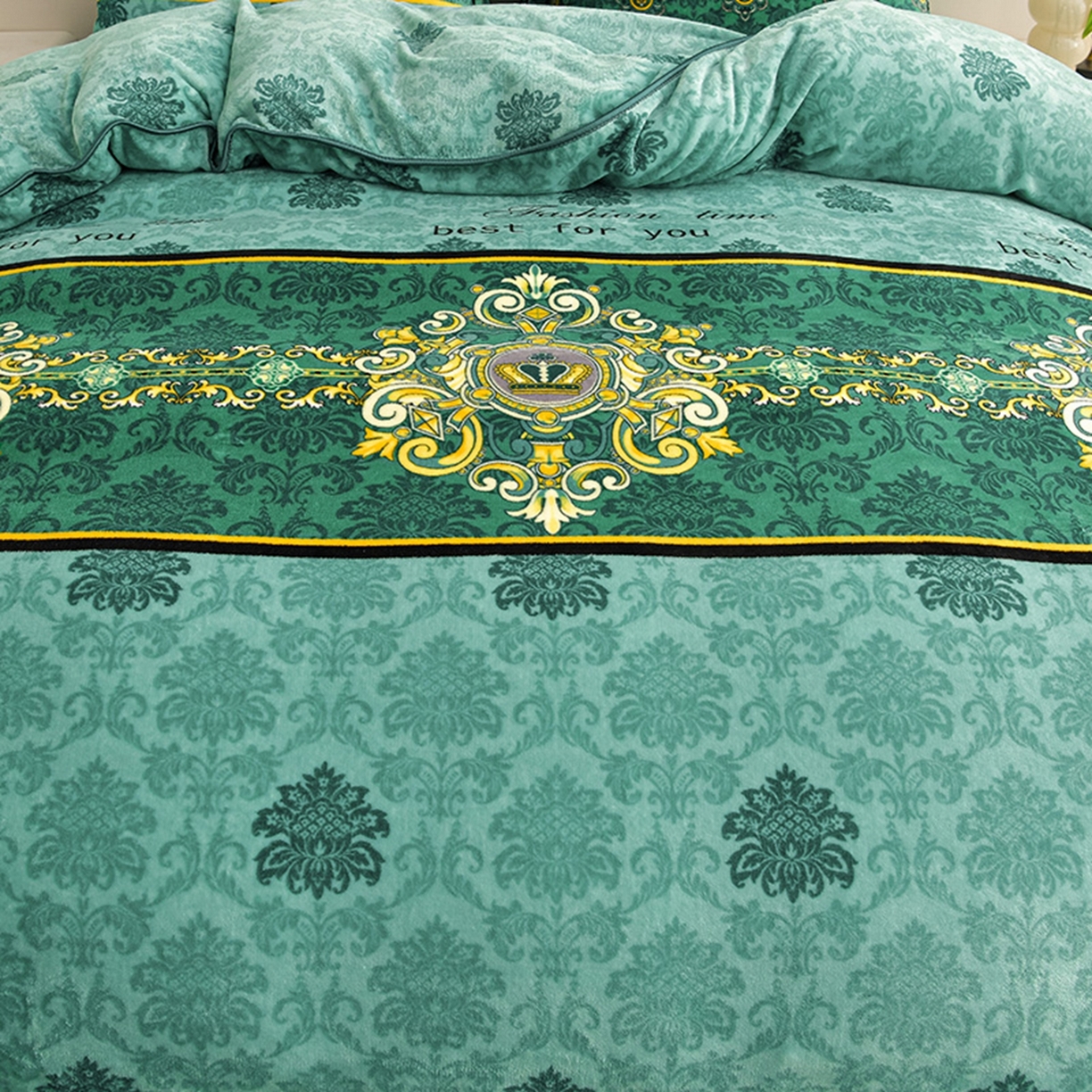 91家纺网 家纺一手货源 找家纺 梦宴 2025新款冬季牛奶绒加厚保暖床裙款法兰绒珊瑚绒四件套床上用品 欧式情怀