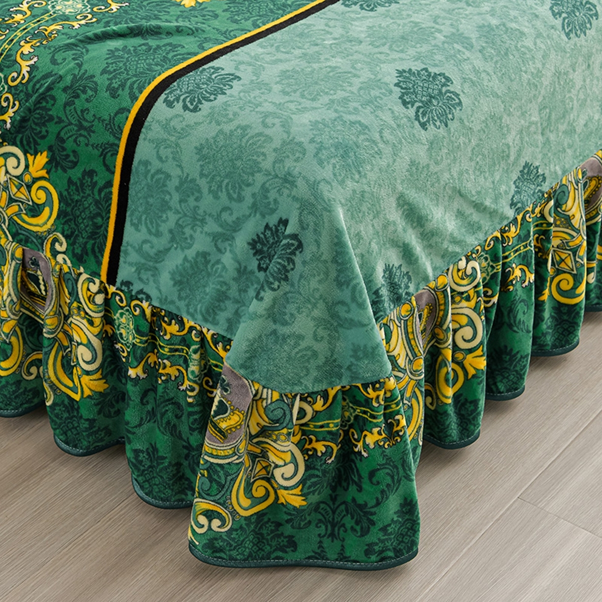 91家纺网 家纺一手货源 找家纺 梦宴 2025新款冬季牛奶绒加厚保暖床裙款法兰绒珊瑚绒四件套床上用品 欧式情怀