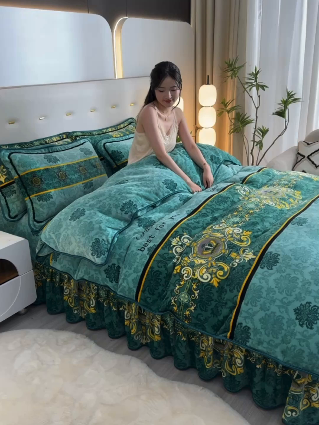 91家纺网 家纺一手货源 找家纺 梦宴 2025新款冬季牛奶绒加厚保暖床裙款法兰绒珊瑚绒四件套床上用品 欧式情怀