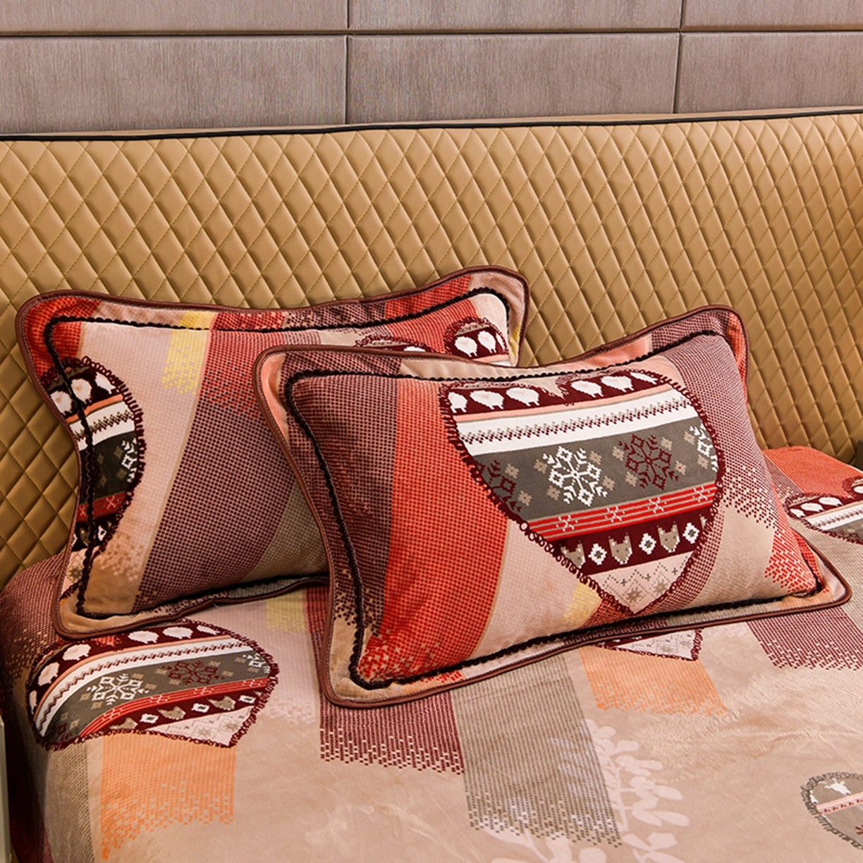 91家纺网 家纺一手货源 找家纺 梦宴 2025新款冬季牛奶绒加厚保暖床裙款法兰绒珊瑚绒四件套床上用品 怦然心动