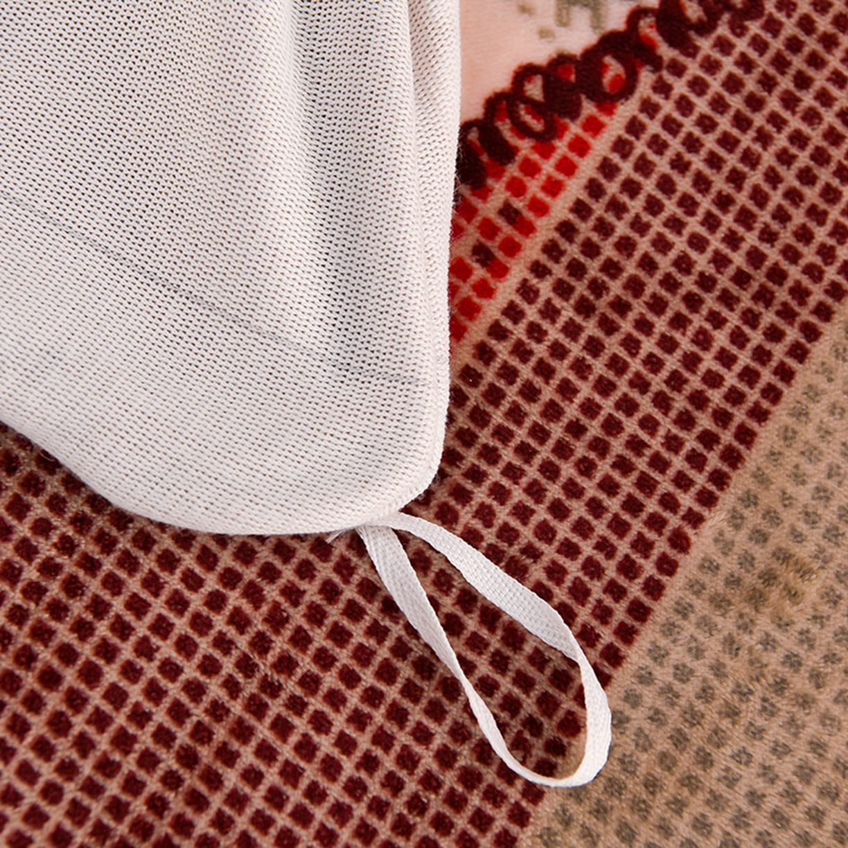 91家纺网 家纺一手货源 找家纺 梦宴 2025新款冬季牛奶绒加厚保暖床裙款法兰绒珊瑚绒四件套床上用品 怦然心动