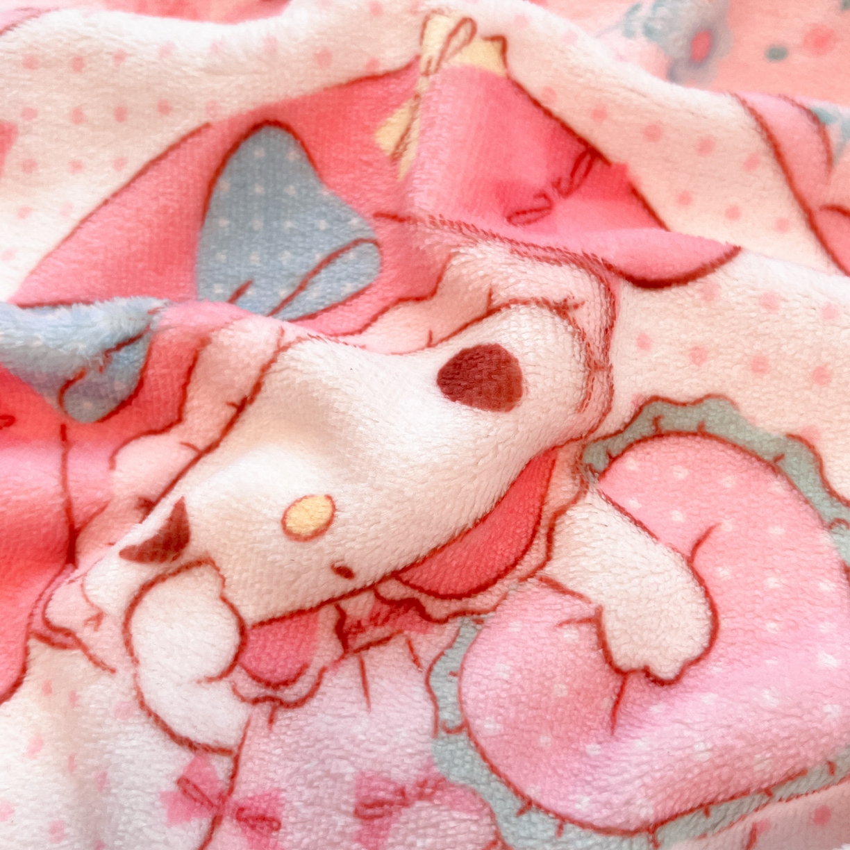 91家纺网 家纺一手货源 找家纺 暮思家居 2025新款三丽鸥正版授权高克重200克加厚保暖卡通牛奶绒四件套 牛奶绒-花花美乐蒂