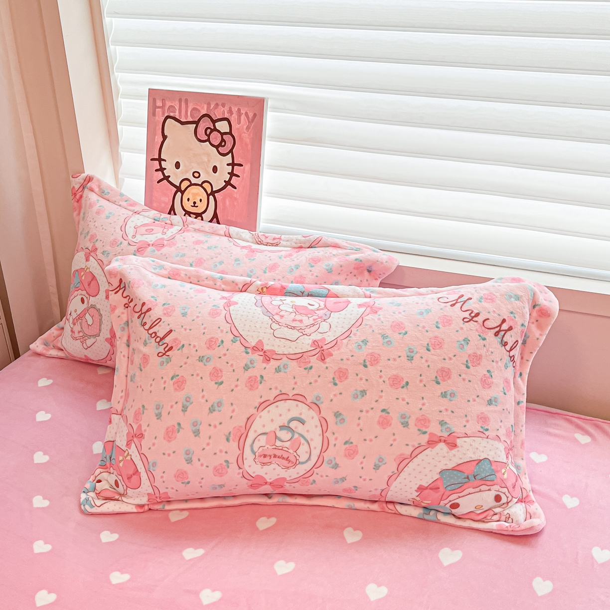 91家纺网 家纺一手货源 找家纺 暮思家居 2025新款三丽鸥正版授权高克重200克加厚保暖卡通牛奶绒四件套 牛奶绒-花花美乐蒂