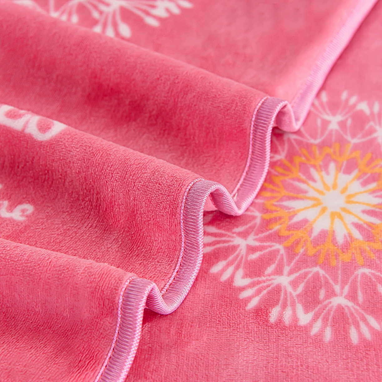 91家纺网 家纺一手货源 找家纺 梦宴 2025新款冬季牛奶绒加厚保暖床裙款法兰绒珊瑚绒四件套床上用品 蒲公英