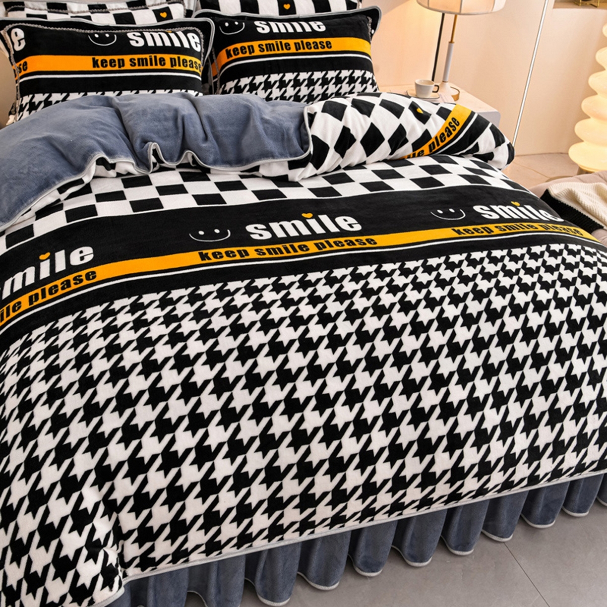 91家纺网 家纺一手货源 找家纺 梦宴 2025新款冬季牛奶绒加厚保暖床裙款法兰绒珊瑚绒四件套床上用品 千鸟格