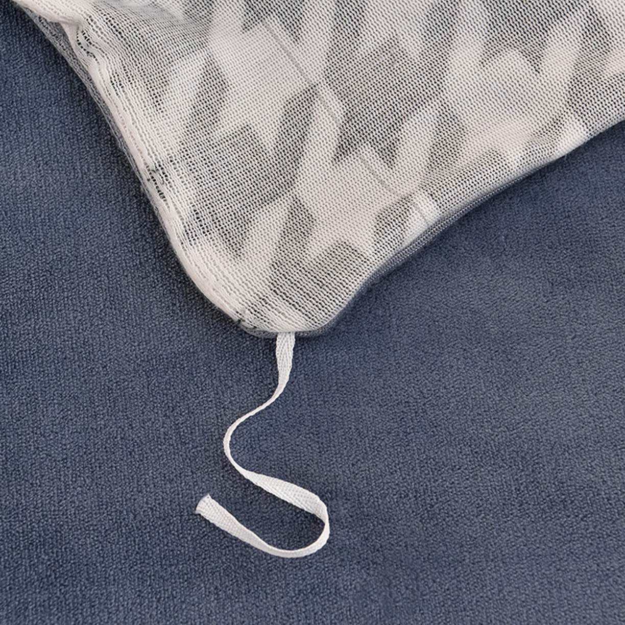 91家纺网 家纺一手货源 找家纺 梦宴 2025新款冬季牛奶绒加厚保暖床裙款法兰绒珊瑚绒四件套床上用品 千鸟格