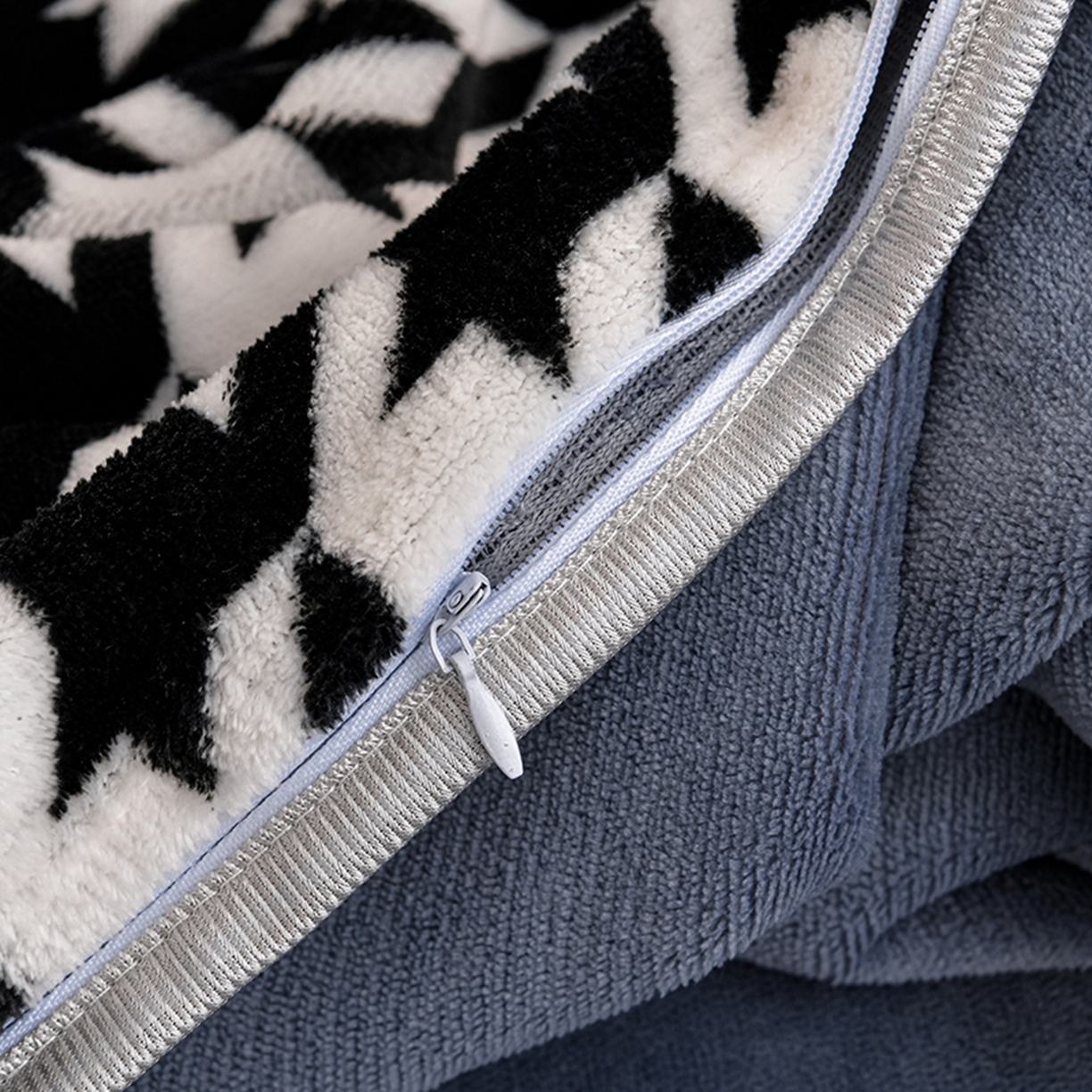 91家纺网 家纺一手货源 找家纺 梦宴 2025新款冬季牛奶绒加厚保暖床裙款法兰绒珊瑚绒四件套床上用品 千鸟格