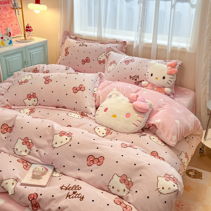 91家纺网 家纺一手货源 找家纺 暮思家居 2025新款三丽鸥正版授权高克重200克加厚保暖卡通牛奶绒四件套 牛奶绒-可爱kt