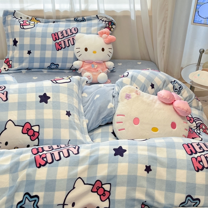 91家纺网 家纺一手货源 找家纺 暮思家居 2025新款三丽鸥正版授权高克重200克加厚保暖卡通牛奶绒四件套 牛奶绒-蓝格kt