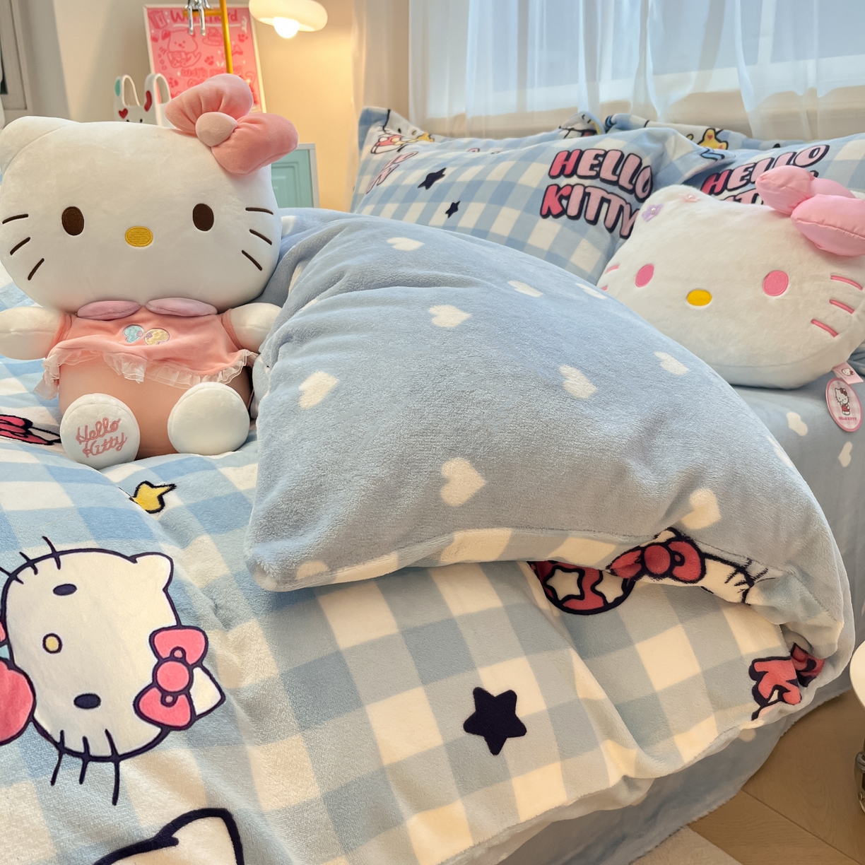 91家纺网 家纺一手货源 找家纺 暮思家居 2025新款三丽鸥正版授权高克重200克加厚保暖卡通牛奶绒四件套 牛奶绒-蓝格kt