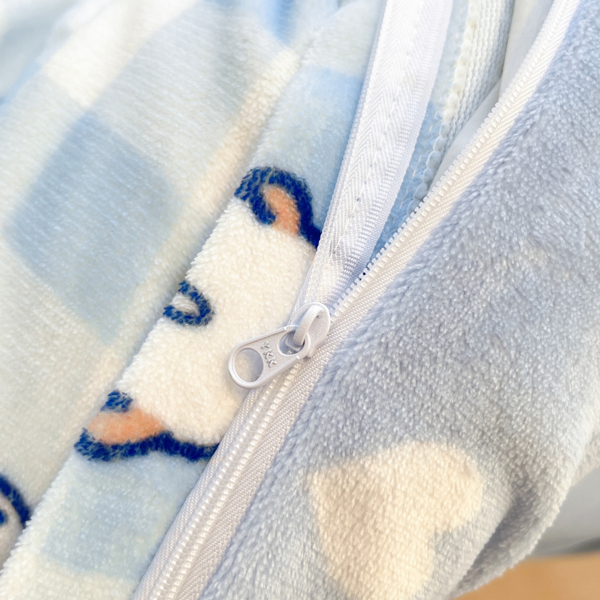 91家纺网 家纺一手货源 找家纺 暮思家居 2025新款三丽鸥正版授权高克重200克加厚保暖卡通牛奶绒四件套 牛奶绒-泡泡布丁狗