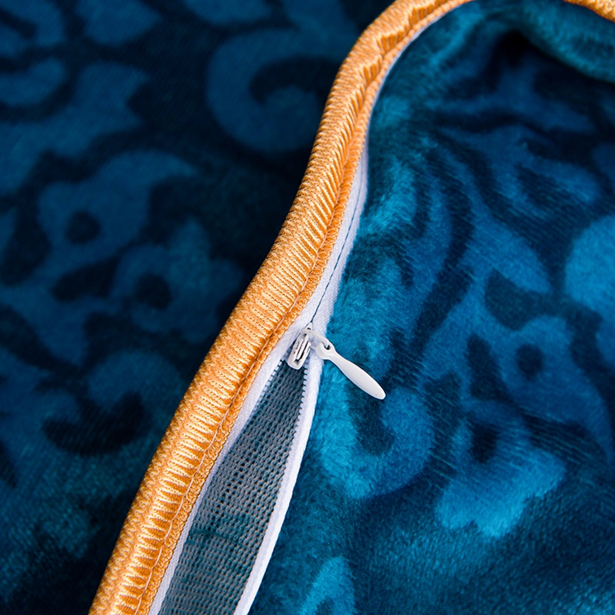 91家纺网 家纺一手货源 找家纺 梦宴 2025新款冬季牛奶绒加厚保暖床裙款法兰绒珊瑚绒四件套床上用品 森林童话