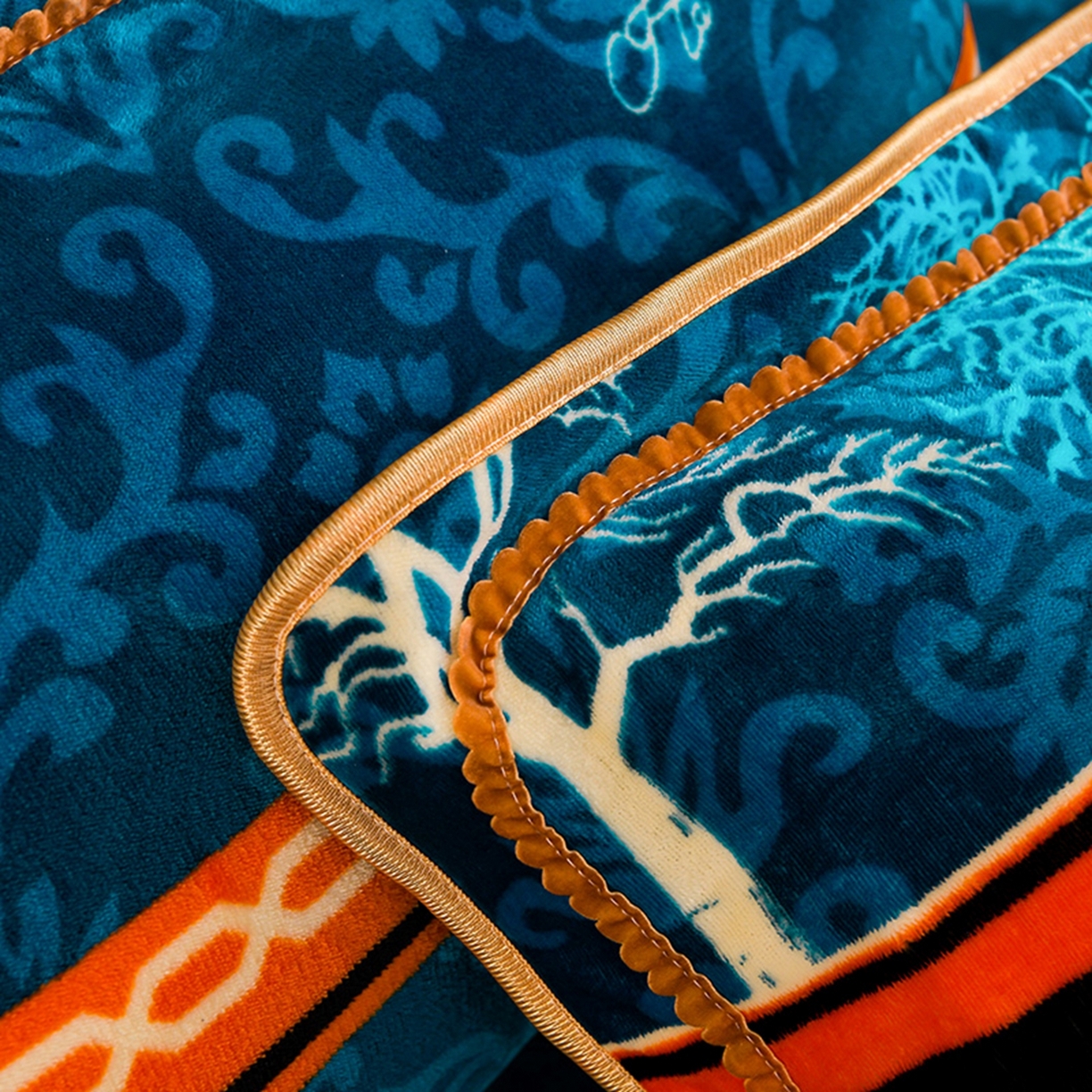 91家纺网 家纺一手货源 找家纺 梦宴 2025新款冬季牛奶绒加厚保暖床裙款法兰绒珊瑚绒四件套床上用品 森林童话