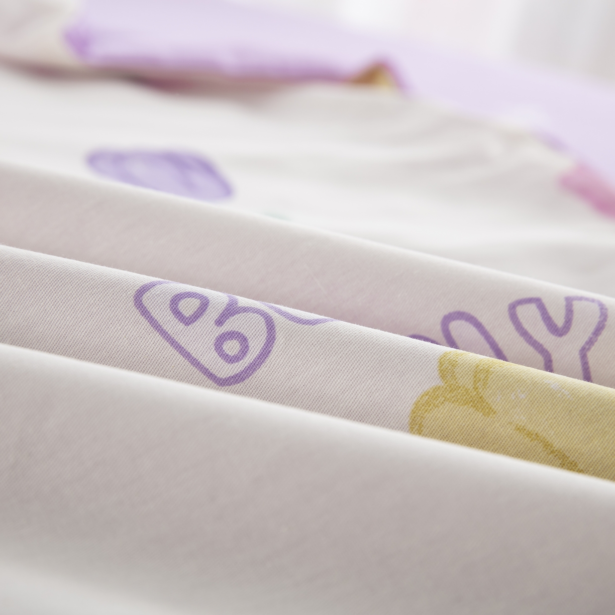 91家纺网 家纺一手货源 找家纺 鲁爱家纺供货 全棉斜纹印花四件套 寻觅花海