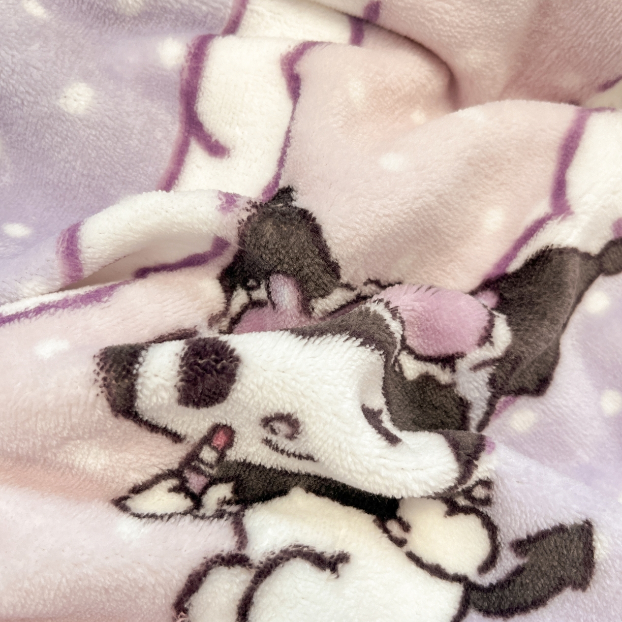 91家纺网 家纺一手货源 找家纺 暮思家居 2025新款三丽鸥正版授权高克重200克加厚保暖卡通牛奶绒四件套 牛奶绒-情书库洛米