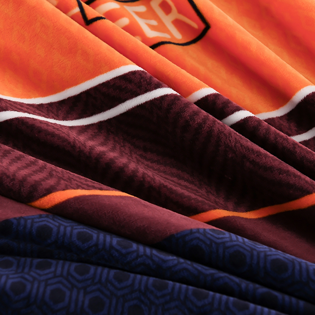 91家纺网 家纺一手货源 找家纺 梦宴 2025新款冬季牛奶绒加厚保暖床裙款法兰绒珊瑚绒四件套床上用品 森林小鹿