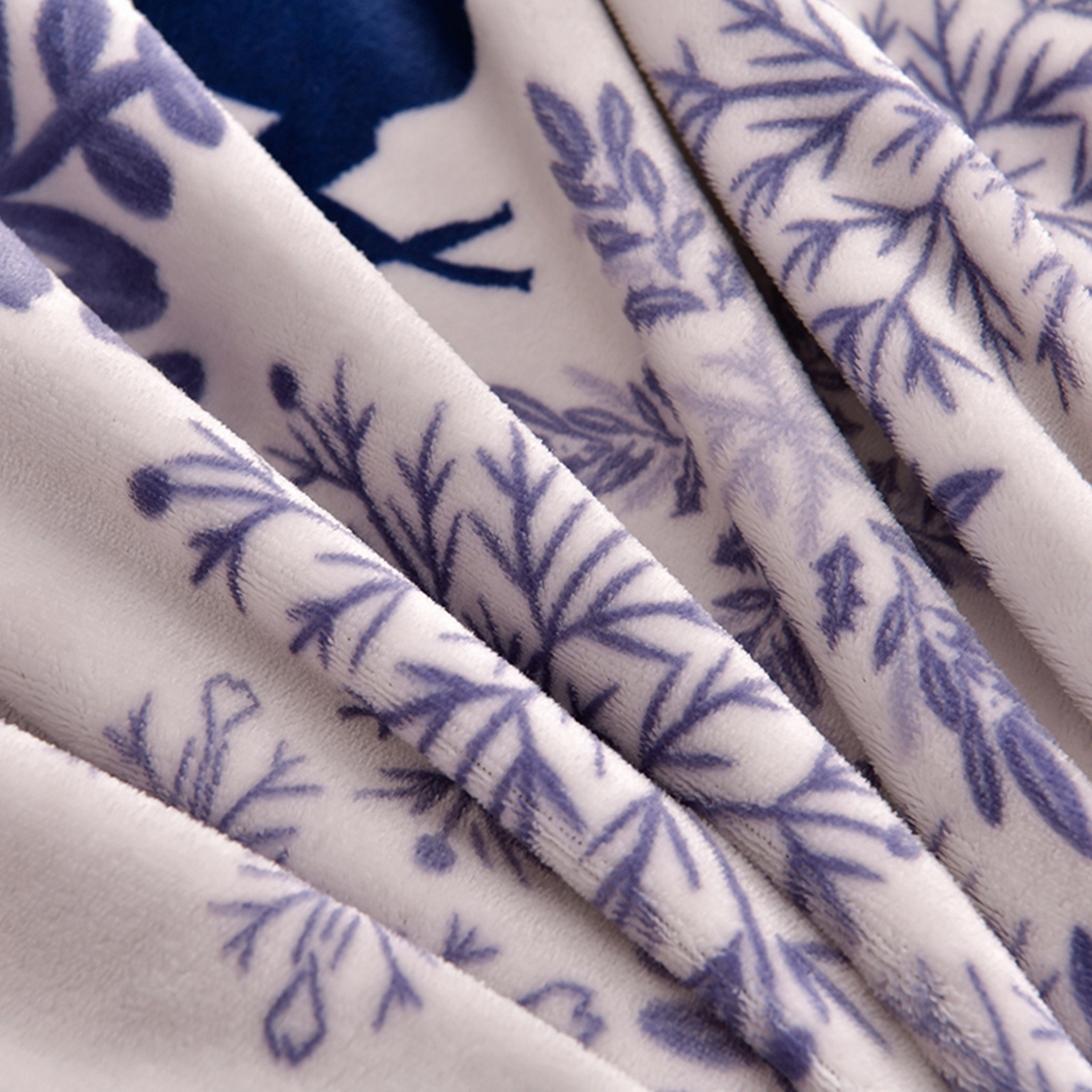 91家纺网 家纺一手货源 找家纺 梦宴 2025新款冬季牛奶绒加厚保暖床裙款法兰绒珊瑚绒四件套床上用品 圣诞鹿