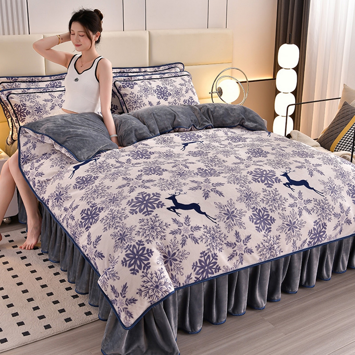 91家纺网 家纺一手货源 找家纺 梦宴 2025新款冬季牛奶绒加厚保暖床裙款法兰绒珊瑚绒四件套床上用品 圣诞鹿