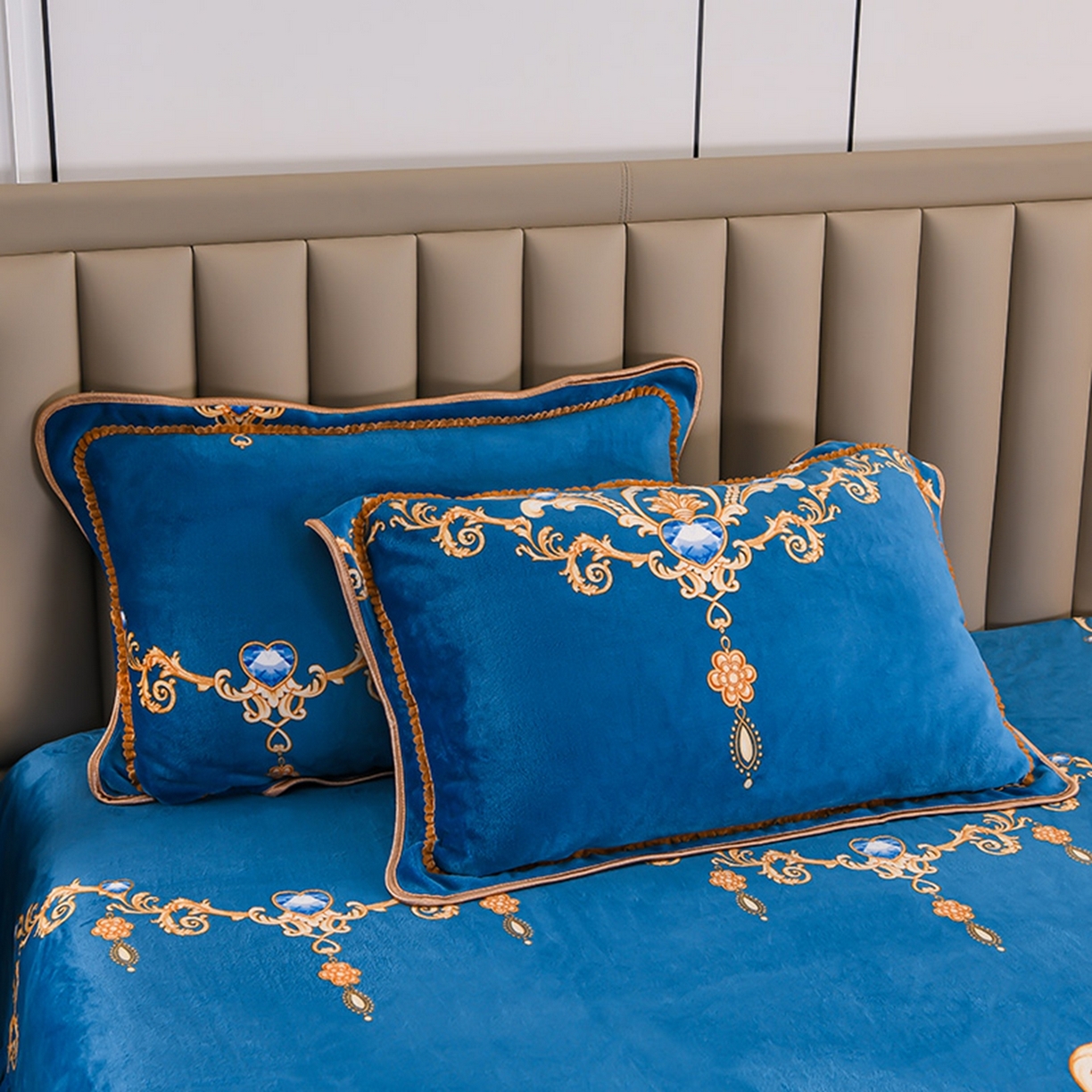 91家纺网 家纺一手货源 找家纺 梦宴 2025新款冬季牛奶绒加厚保暖床裙款法兰绒珊瑚绒四件套床上用品 盛世爱恋