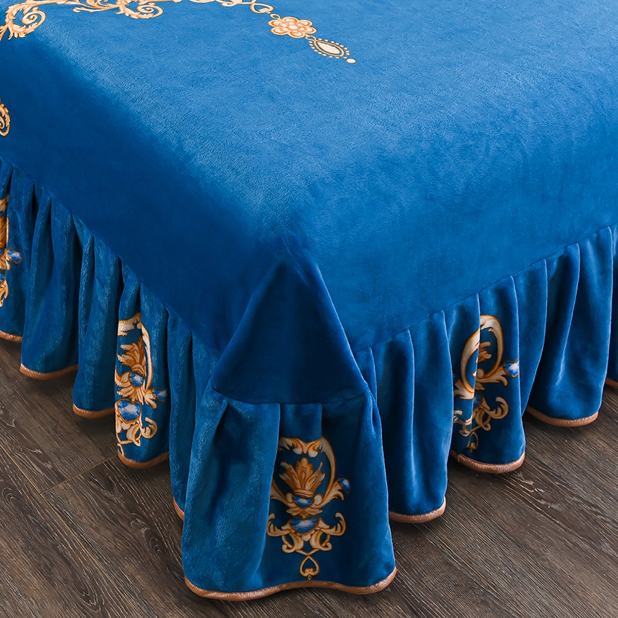 91家纺网 家纺一手货源 找家纺 梦宴 2025新款冬季牛奶绒加厚保暖床裙款法兰绒珊瑚绒四件套床上用品 盛世爱恋