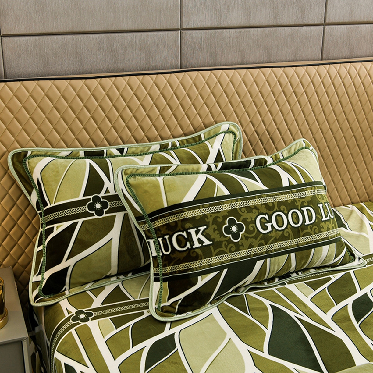 91家纺网 家纺一手货源 找家纺 梦宴 2025新款冬季牛奶绒加厚保暖床裙款法兰绒珊瑚绒四件套床上用品 素色主义