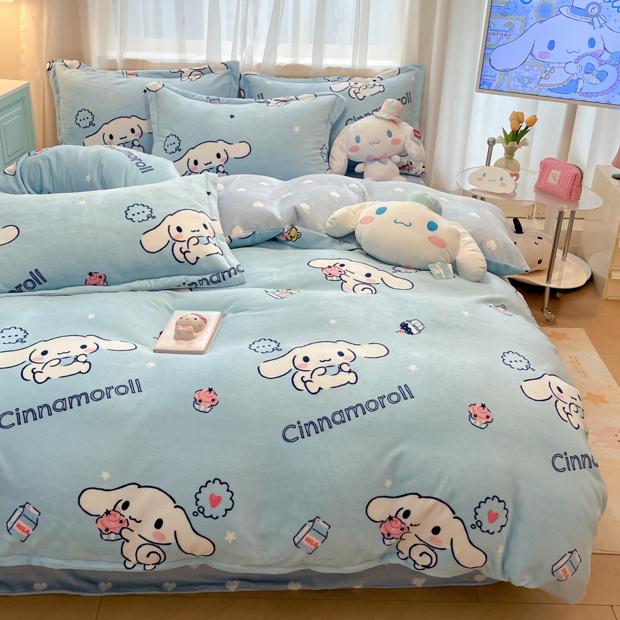 91家纺网 家纺一手货源 找家纺 暮思家居 2025新款三丽鸥正版授权高克重200克加厚保暖卡通牛奶绒四件套 牛奶绒-甜品玉桂狗