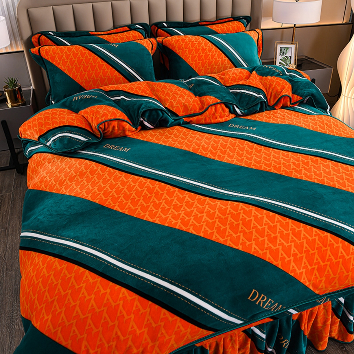 91家纺网 家纺一手货源 找家纺 梦宴 2025新款冬季牛奶绒加厚保暖床裙款法兰绒珊瑚绒四件套床上用品 快乐空间