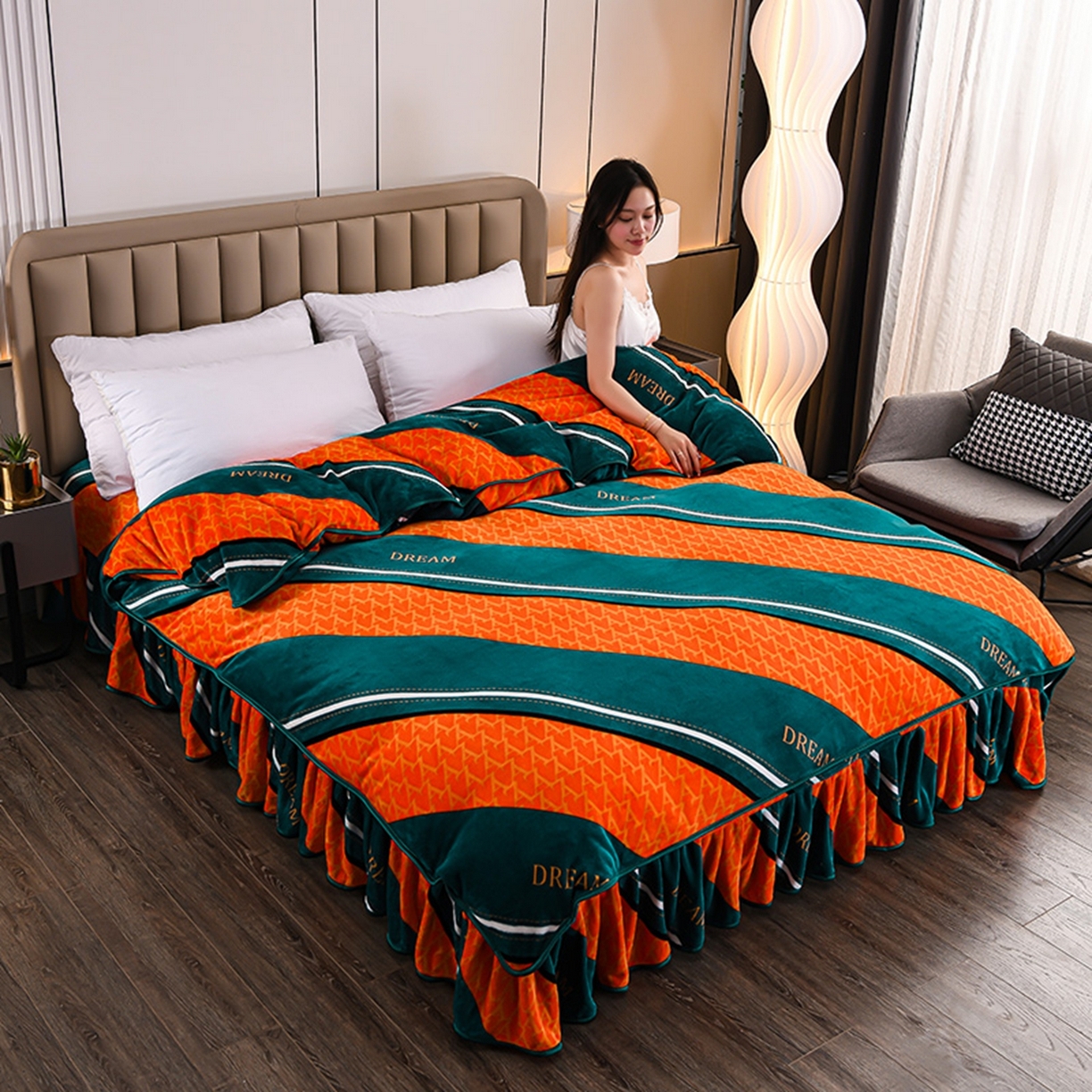 91家纺网 家纺一手货源 找家纺 梦宴 2025新款冬季牛奶绒加厚保暖床裙款法兰绒珊瑚绒四件套床上用品 快乐空间