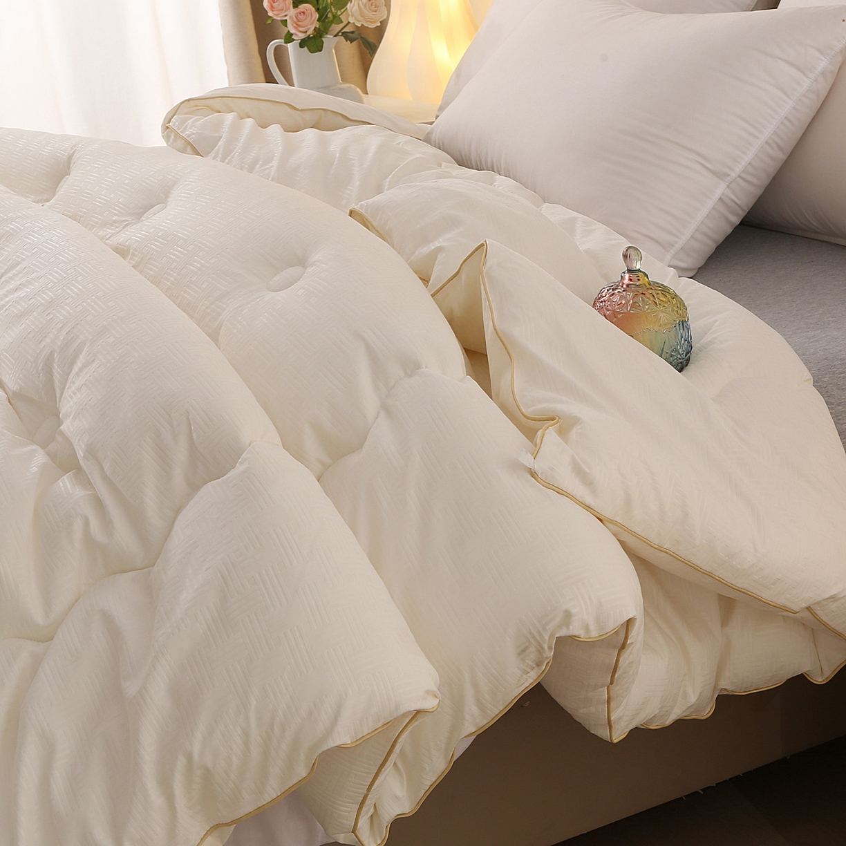 91家纺网 家纺一手货源 找家纺 金泰莱 2025新款A类针织澳洲进口压花羊毛被被子被芯 压花-米白