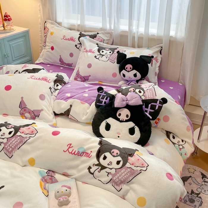 91家纺网 家纺一手货源 找家纺 暮思家居 2025新款三丽鸥正版授权高克重200克加厚保暖卡通牛奶绒四件套 牛奶绒-甜甜圈库洛米