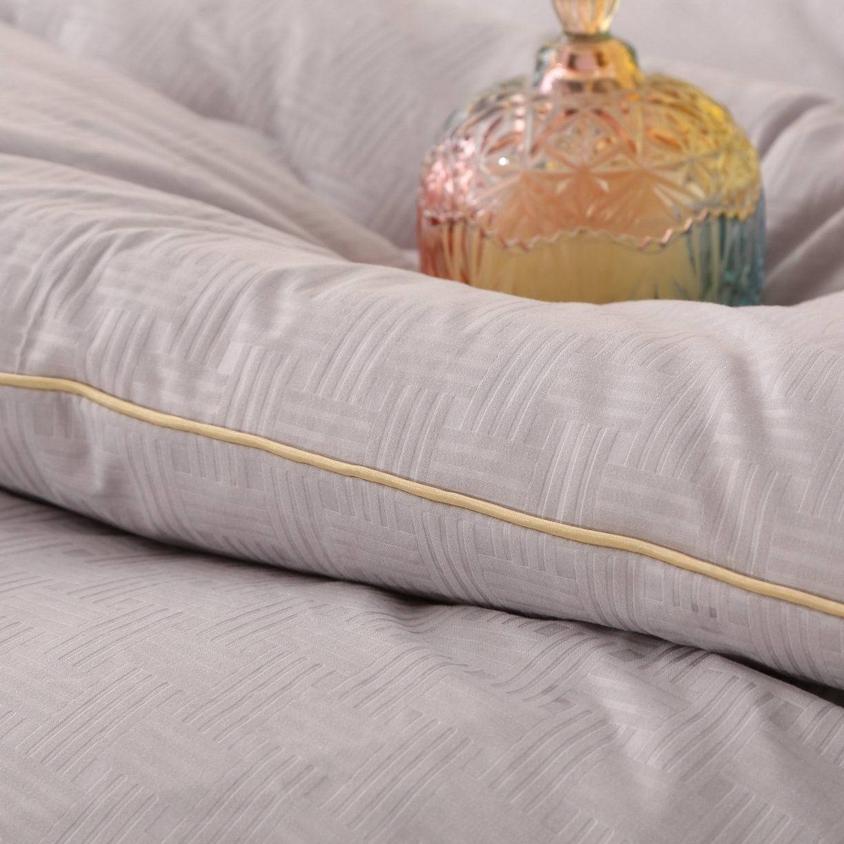 91家纺网 家纺一手货源 找家纺 金泰莱 2025新款A类针织澳洲进口压花羊毛被被子被芯 压花-浅灰