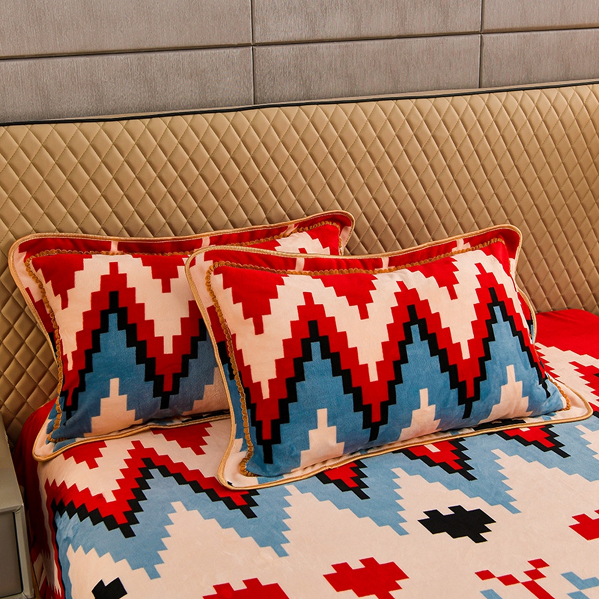 91家纺网 家纺一手货源 找家纺 梦宴 2025新款冬季牛奶绒加厚保暖床裙款法兰绒珊瑚绒四件套床上用品 童年回忆