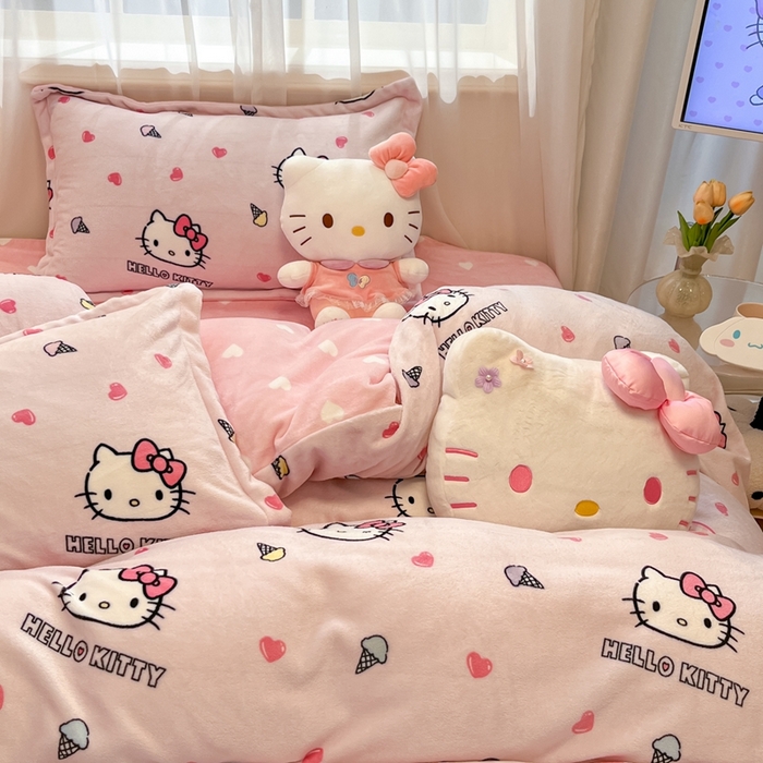 91家纺网 家纺一手货源 找家纺 暮思家居 2025新款三丽鸥正版授权高克重200克加厚保暖卡通牛奶绒四件套 牛奶绒-甜筒kt