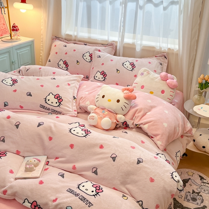 91家纺网 家纺一手货源 找家纺 暮思家居 2025新款三丽鸥正版授权高克重200克加厚保暖卡通牛奶绒四件套 牛奶绒-甜筒kt