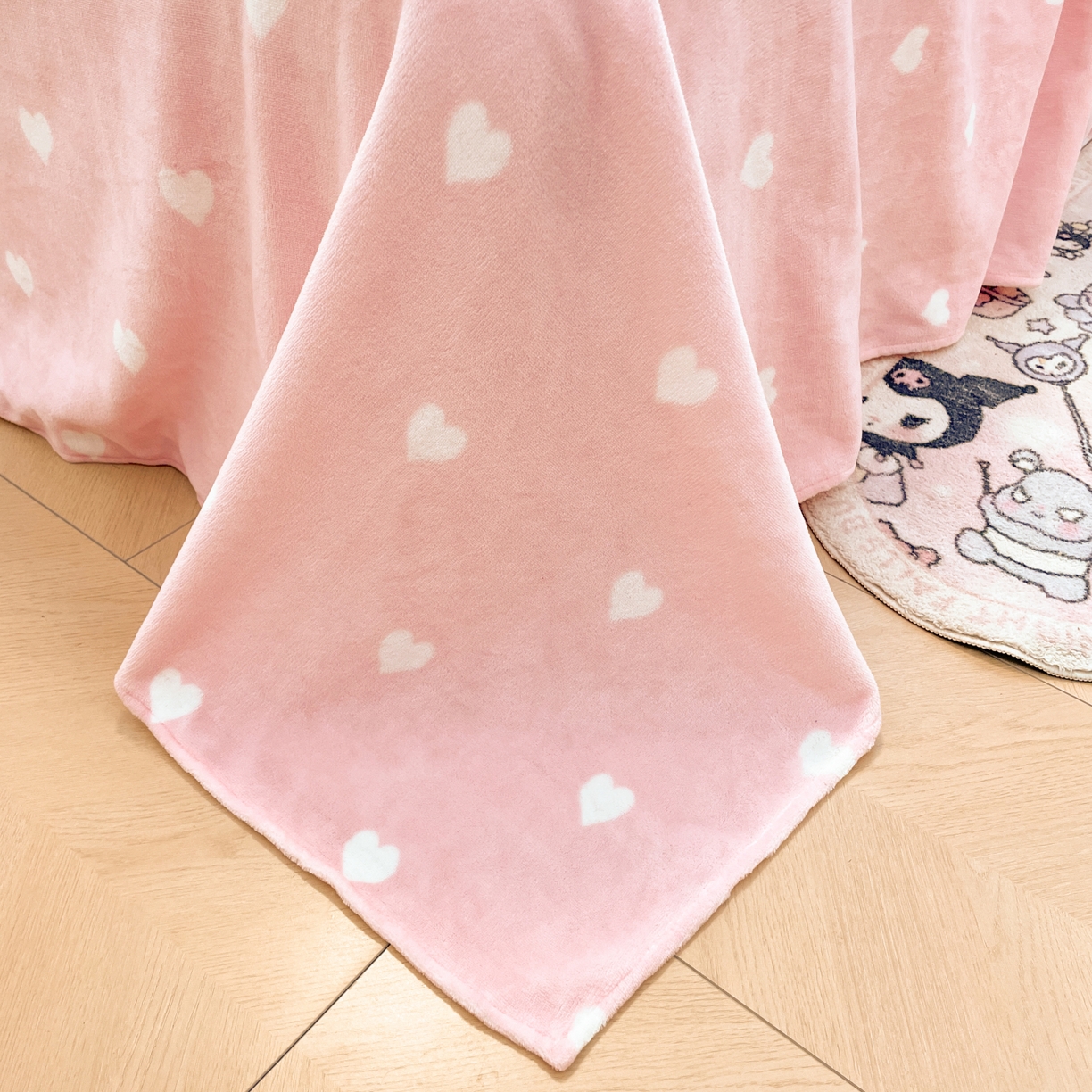 91家纺网 家纺一手货源 找家纺 暮思家居 2025新款三丽鸥正版授权高克重200克加厚保暖卡通牛奶绒四件套 牛奶绒-甜筒kt