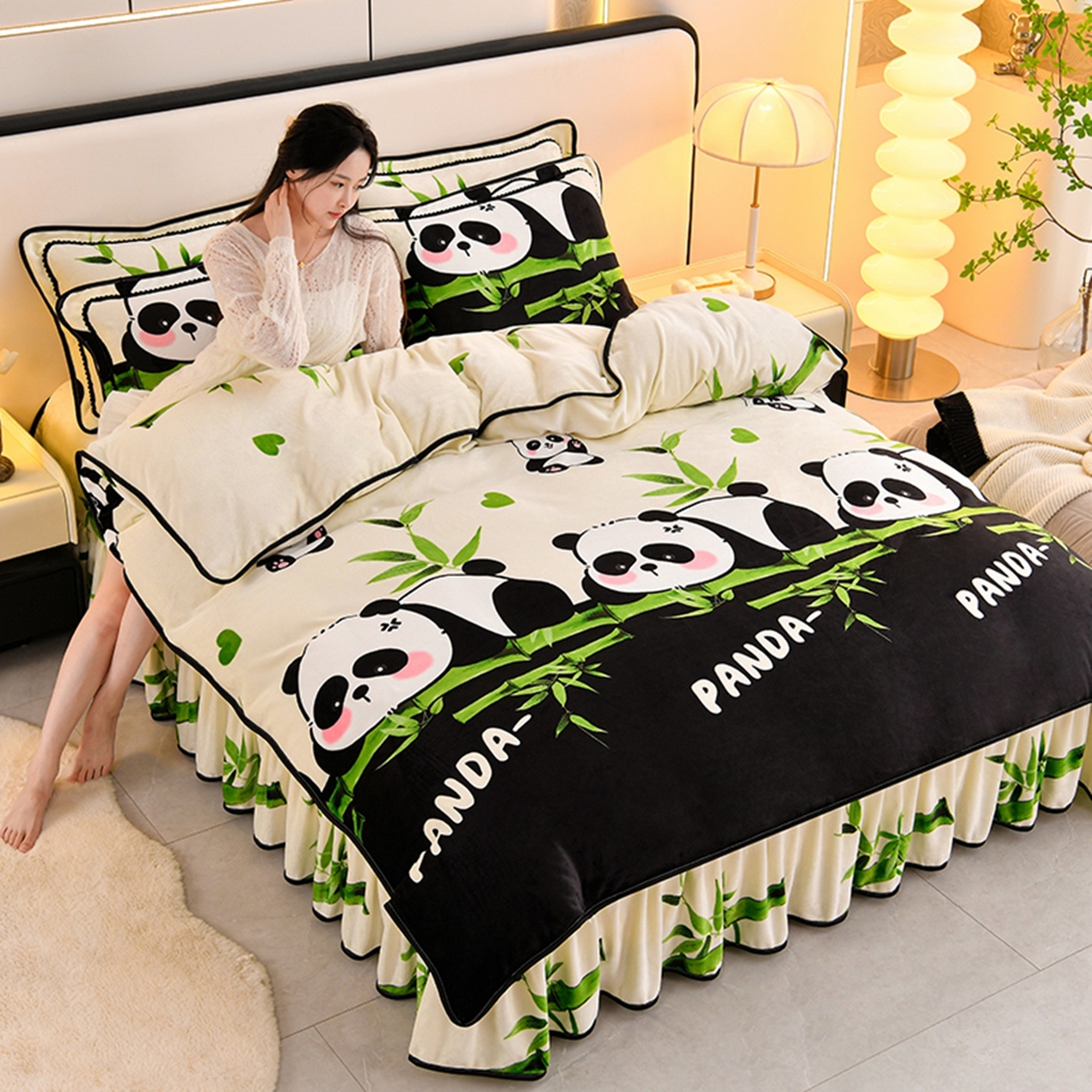 91家纺网 家纺一手货源 找家纺 梦宴 2025新款冬季牛奶绒加厚保暖床裙款法兰绒珊瑚绒四件套床上用品 熊猫乐园