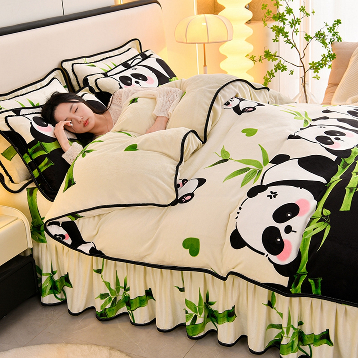 91家纺网 家纺一手货源 找家纺 梦宴 2025新款冬季牛奶绒加厚保暖床裙款法兰绒珊瑚绒四件套床上用品 熊猫乐园