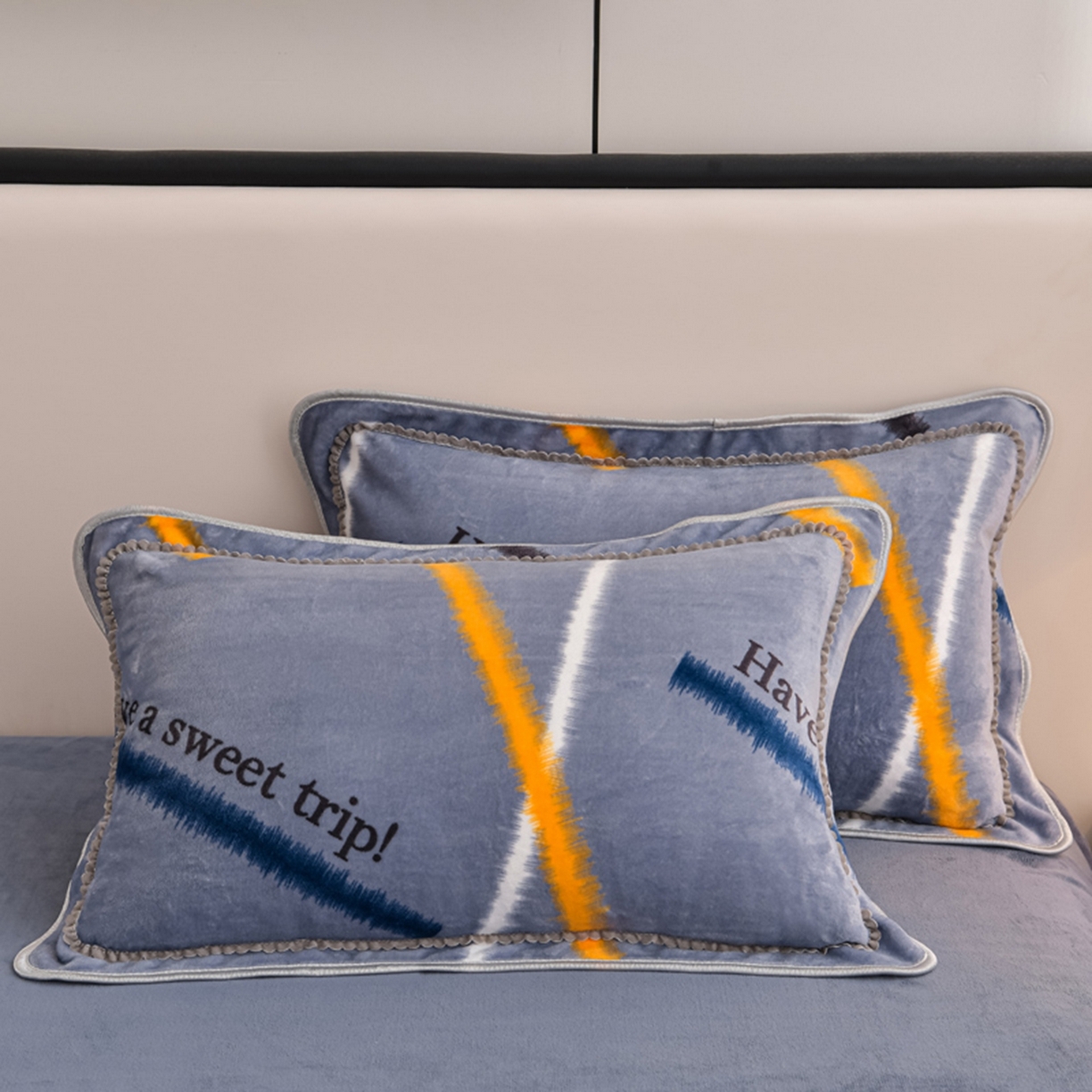 91家纺网 家纺一手货源 找家纺 梦宴 2025新款冬季牛奶绒加厚保暖床裙款法兰绒珊瑚绒四件套床上用品 休闲时光