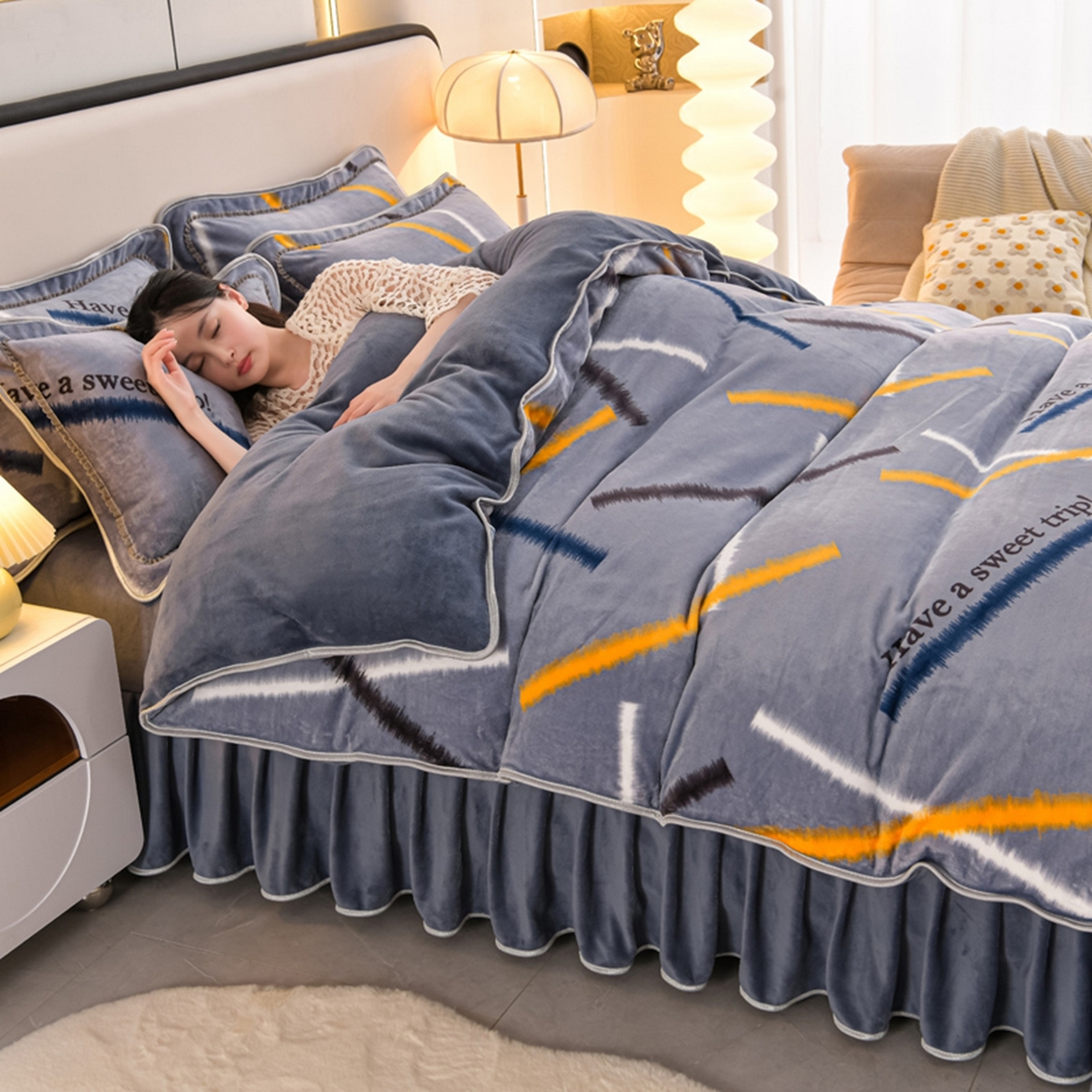 91家纺网 家纺一手货源 找家纺 梦宴 2025新款冬季牛奶绒加厚保暖床裙款法兰绒珊瑚绒四件套床上用品 休闲时光