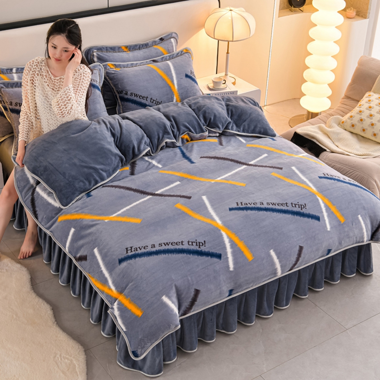 91家纺网 家纺一手货源 找家纺 梦宴 2025新款冬季牛奶绒加厚保暖床裙款法兰绒珊瑚绒四件套床上用品 休闲时光