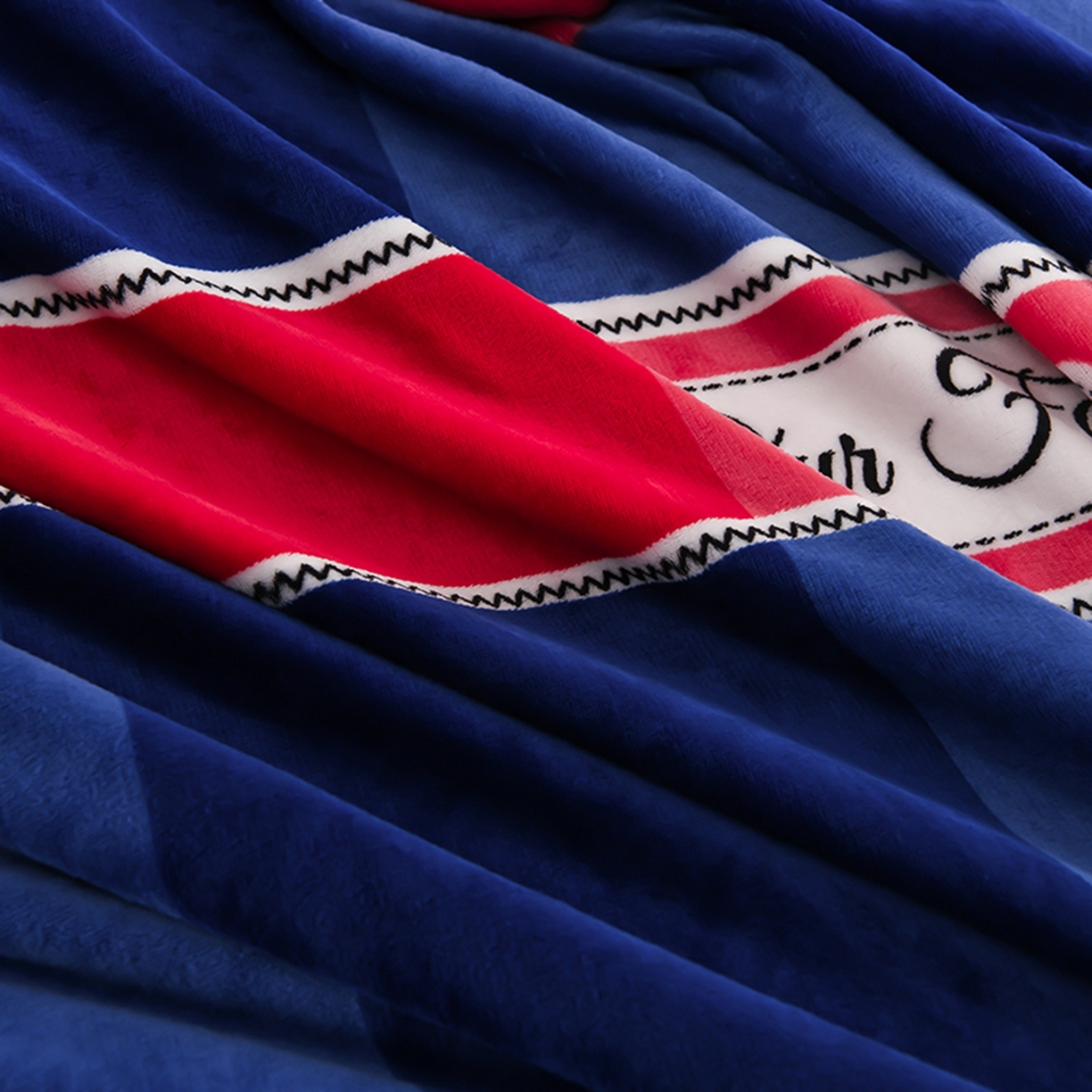 91家纺网 家纺一手货源 找家纺 梦宴 2025新款冬季牛奶绒加厚保暖床裙款法兰绒珊瑚绒四件套床上用品 雅阁