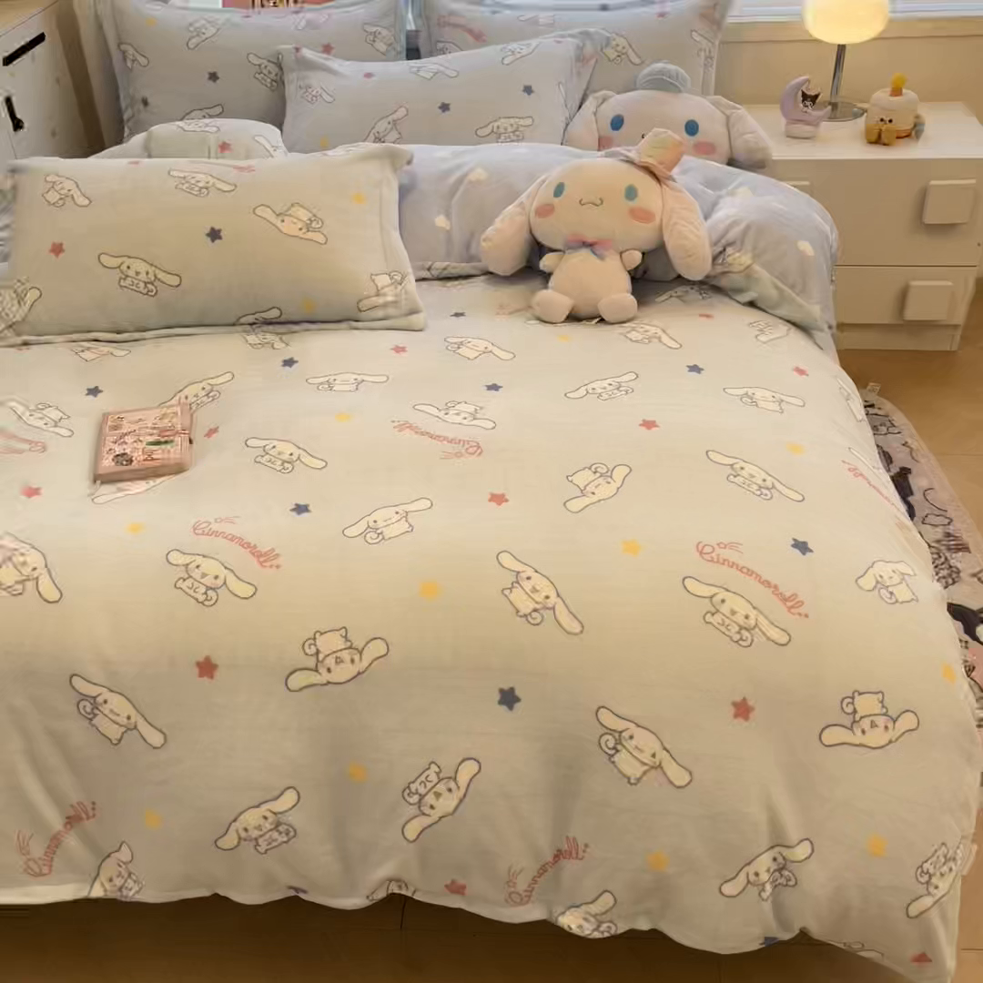 91家纺网 家纺一手货源 找家纺 暮思家居 2025新款三丽鸥正版授权高克重200克加厚保暖卡通牛奶绒四件套 牛奶绒-星星玉桂狗