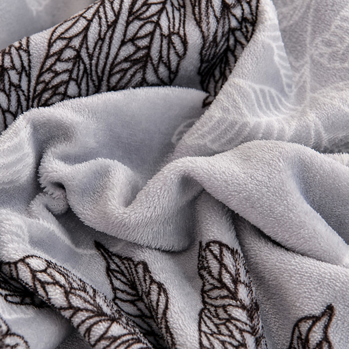 91家纺网 家纺一手货源 找家纺 梦宴 2025新款冬季牛奶绒加厚保暖床裙款法兰绒珊瑚绒四件套床上用品 叶语