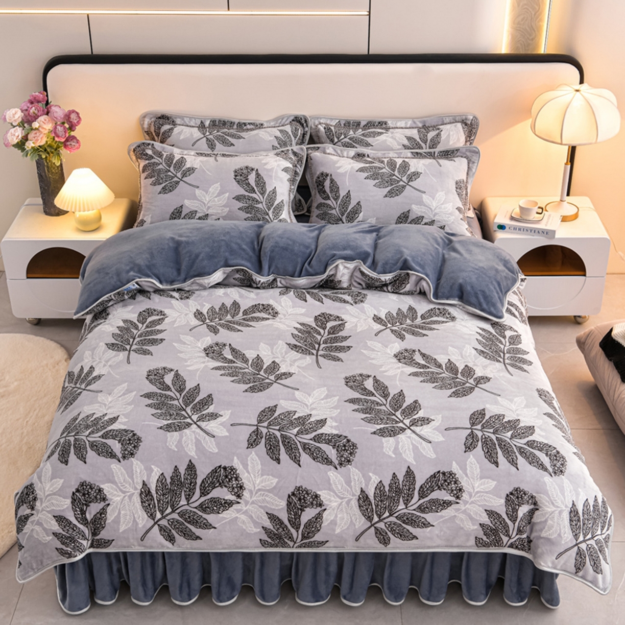 91家纺网 家纺一手货源 找家纺 梦宴 2025新款冬季牛奶绒加厚保暖床裙款法兰绒珊瑚绒四件套床上用品 叶语