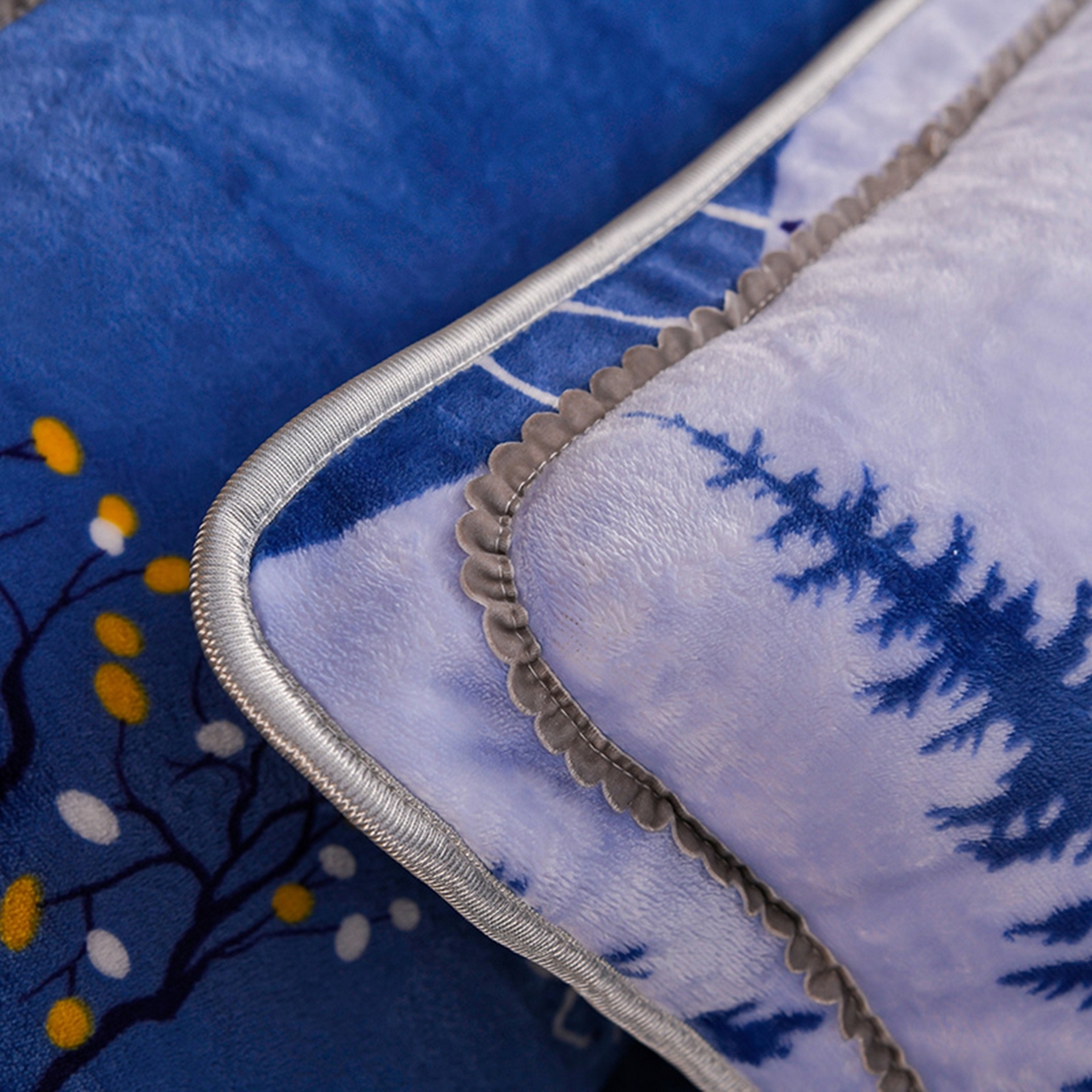 91家纺网 家纺一手货源 找家纺 梦宴 2025新款冬季牛奶绒加厚保暖床裙款法兰绒珊瑚绒四件套床上用品 一路有你